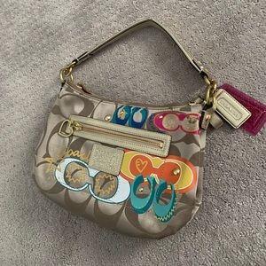 Vintage name brand Coach handbag/purse
